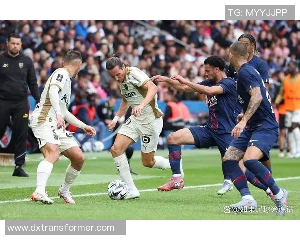 贝兹尔与巴黎的对决:一场足球激情与战术智慧的较量